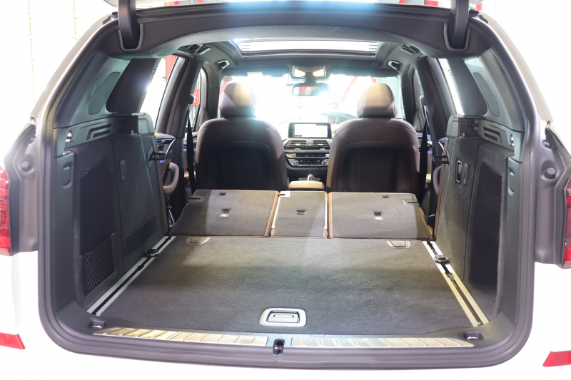 アルピナ XD3 ｵｰﾙﾗｯﾄﾞ　ﾄﾞﾗｲﾋﾞﾝｸﾞｱｼｽﾄﾌﾟﾗｽ ﾌﾞﾗｳﾝﾚｻﾞｰｼｰﾄ 全席ｼｰﾄﾋｰﾀｰ ﾗﾝﾊﾞｰS 高性能ﾌﾞﾚｰｷ ﾋﾟｱﾉﾌﾞﾗｯｸｲﾝﾃﾘｱ ﾊﾟﾉﾗﾏｻﾝﾙｰﾌ 第6世代iDriveﾅﾋﾞ ﾌﾙｾｸﾞTV harman/kardon ﾍｯﾄﾞｱｯﾌﾟD 360°ｶﾒﾗ  ｽﾃｱﾘﾝｸﾞﾋｰﾀｰ 専用ｴｱﾛ&20AW　2年保証