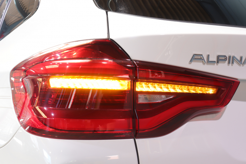 アルピナ XD3 ｵｰﾙﾗｯﾄﾞ　ﾄﾞﾗｲﾋﾞﾝｸﾞｱｼｽﾄﾌﾟﾗｽ ﾌﾞﾗｳﾝﾚｻﾞｰｼｰﾄ 全席ｼｰﾄﾋｰﾀｰ ﾗﾝﾊﾞｰS 高性能ﾌﾞﾚｰｷ ﾋﾟｱﾉﾌﾞﾗｯｸｲﾝﾃﾘｱ ﾊﾟﾉﾗﾏｻﾝﾙｰﾌ 第6世代iDriveﾅﾋﾞ ﾌﾙｾｸﾞTV harman/kardon ﾍｯﾄﾞｱｯﾌﾟD 360°ｶﾒﾗ  ｽﾃｱﾘﾝｸﾞﾋｰﾀｰ 専用ｴｱﾛ&20AW　2年保証