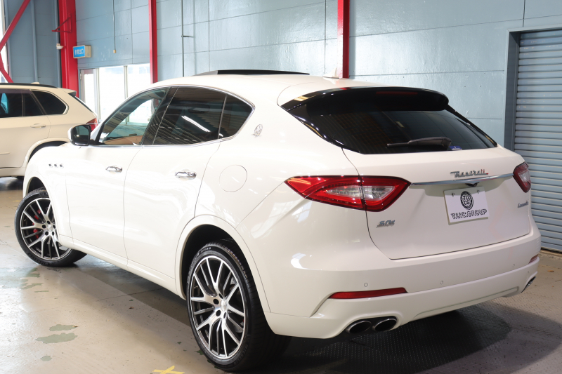 マセラティ レヴァンテ S　赤革 全席ｼｰﾄﾋｰﾀｰ ﾍﾞﾝﾁﾚｰﾀｰ ﾊﾟﾉﾗﾏｻﾝﾙｰﾌ 8.4ｲﾝﾁﾀｯﾁｺﾝﾄﾛｰﾙﾅﾋﾞ CarPlay ﾌﾙｾｸﾞTV ﾌﾟｯｼｭｽﾀｰﾄ ｱｸﾃｨﾌﾞｸﾙｺﾝ ﾚｰﾝｷｰﾌﾟ ﾌﾞﾗｲﾝﾄﾞｽﾎﾟｯﾄ ﾄﾗﾌｨｯｸｻｲﾝｱｼｽﾄ 360ｶﾒﾗ 自動ﾘｱｹﾞｰﾄ 21ｲﾝﾁｱﾝﾃｰｵｱﾙﾐ　2年保証