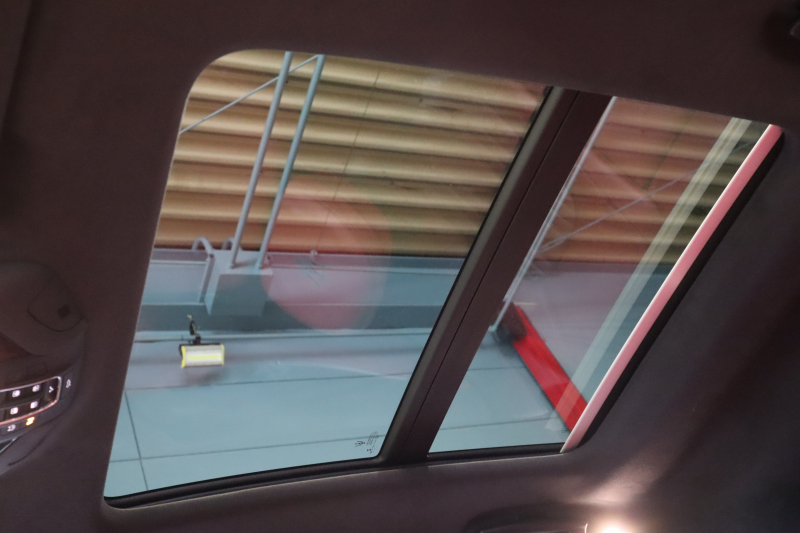 マセラティ レヴァンテ S　赤革 全席ｼｰﾄﾋｰﾀｰ ﾍﾞﾝﾁﾚｰﾀｰ ﾊﾟﾉﾗﾏｻﾝﾙｰﾌ 8.4ｲﾝﾁﾀｯﾁｺﾝﾄﾛｰﾙﾅﾋﾞ CarPlay ﾌﾙｾｸﾞTV ﾌﾟｯｼｭｽﾀｰﾄ ｱｸﾃｨﾌﾞｸﾙｺﾝ ﾚｰﾝｷｰﾌﾟ ﾌﾞﾗｲﾝﾄﾞｽﾎﾟｯﾄ ﾄﾗﾌｨｯｸｻｲﾝｱｼｽﾄ 360ｶﾒﾗ 自動ﾘｱｹﾞｰﾄ 21ｲﾝﾁｱﾝﾃｰｵｱﾙﾐ　2年保証