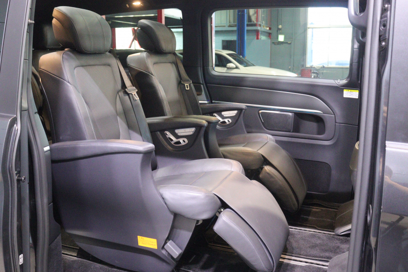 メルセデスベンツ Vクラス V260 ｱﾊﾞﾝｷﾞｬﾙﾄﾞ ﾛﾝｸﾞ AMGﾗｲﾝ ｴｸｽｸﾙｰｼﾌﾞｼｰﾄPKG ﾚｰﾀﾞｰSP　105台限定 黒革 ﾊﾟﾉﾗﾏｻﾝﾙｰﾌ 8.4ｲﾝﾁﾜｲﾄﾞﾅﾋﾞ Burmesterｻｳﾝﾄﾞ Carrozeriaﾘｱﾓﾆﾀｰ 2列目ｴｸｽｸﾙｰｼﾌﾞｼｰﾄ ｼｰﾄﾋｰﾀｰ ﾍﾞﾝﾁﾚｰﾀｰ ﾏｯｻｰｼﾞ 冷蔵庫付ｾﾝﾀｰｺﾝｿｰﾙ　2年保証