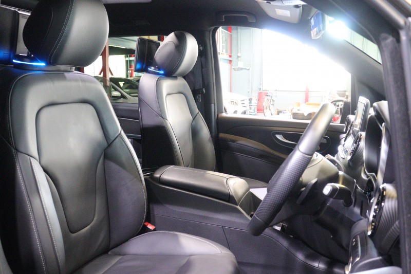 メルセデスベンツ Vクラス V260 ｱﾊﾞﾝｷﾞｬﾙﾄﾞ ﾛﾝｸﾞ AMGﾗｲﾝ ｴｸｽｸﾙｰｼﾌﾞｼｰﾄPKG ﾚｰﾀﾞｰSP　105台限定 黒革 ﾊﾟﾉﾗﾏｻﾝﾙｰﾌ 8.4ｲﾝﾁﾜｲﾄﾞﾅﾋﾞ Burmesterｻｳﾝﾄﾞ Carrozeriaﾘｱﾓﾆﾀｰ 2列目ｴｸｽｸﾙｰｼﾌﾞｼｰﾄ ｼｰﾄﾋｰﾀｰ ﾍﾞﾝﾁﾚｰﾀｰ ﾏｯｻｰｼﾞ 冷蔵庫付ｾﾝﾀｰｺﾝｿｰﾙ　2年保証