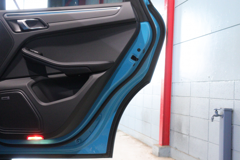 ポルシェ マカン ｽﾎﾟｰﾂｸﾛﾉ&ｽﾎﾟｰﾂﾃﾞｻﾞｲﾝPKG　1ｵｰﾅｰ 後期ﾓﾃﾞﾙ PASM ｴｱｻｽ 黒革 PCMﾅﾋﾞ BOSEｻｳﾝﾄﾞ CarPlay PDLS付LEDﾍｯﾄﾞﾗｲﾄ ACC ﾚｰﾝﾁｪﾝｼﾞｱｼｽﾄ LDW 360ｶﾒﾗ ｴﾝﾄﾘｰﾄﾞﾗｲﾌﾞ 前後席ﾋｰﾀｰ ﾃｨﾝﾃｯﾄﾞﾃｰﾙﾗﾝﾌﾟ ｽﾎﾟｰﾂﾌﾟﾗｽ　2年保証