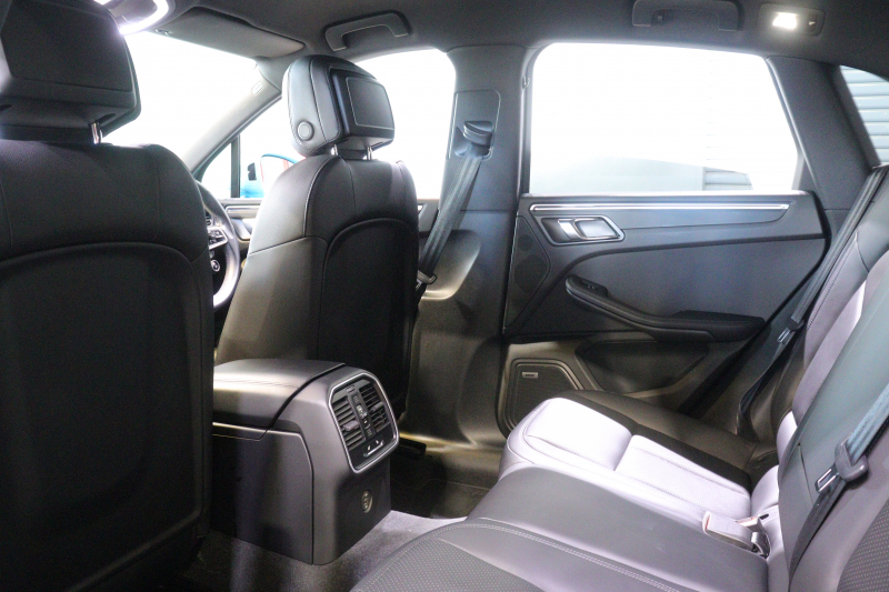 ポルシェ マカン ｽﾎﾟｰﾂｸﾛﾉ&ｽﾎﾟｰﾂﾃﾞｻﾞｲﾝPKG　1ｵｰﾅｰ 後期ﾓﾃﾞﾙ PASM ｴｱｻｽ 黒革 PCMﾅﾋﾞ BOSEｻｳﾝﾄﾞ CarPlay PDLS付LEDﾍｯﾄﾞﾗｲﾄ ACC ﾚｰﾝﾁｪﾝｼﾞｱｼｽﾄ LDW 360ｶﾒﾗ ｴﾝﾄﾘｰﾄﾞﾗｲﾌﾞ 前後席ﾋｰﾀｰ ﾃｨﾝﾃｯﾄﾞﾃｰﾙﾗﾝﾌﾟ ｽﾎﾟｰﾂﾌﾟﾗｽ　2年保証