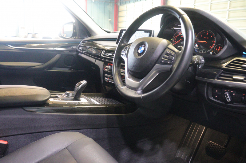 BMW X5 xDrive 35d Xﾗｲﾝ ｾﾚｸﾄPKG　ﾄﾞﾗｲﾋﾞﾝｸﾞｱｼｽﾄﾌﾟﾗｽ ACC 黒革 ﾊﾟﾉﾗﾏｻﾝﾙｰﾌ 第5世代iDriveﾅﾋﾞ 前後ｼｰﾄﾋｰﾀｰ ﾗﾝﾊﾞｰｻﾎﾟｰﾄ ｿﾌﾄｸﾛｰｽﾞﾄﾞｱ LEDﾍｯﾄﾞﾗｲﾄ ACC 360ｶﾒﾗ ｺﾝﾌｫｰﾄｱｸｾｽ Xﾗｲﾝ専用ｴｸｽﾃﾘｱ　2年保証