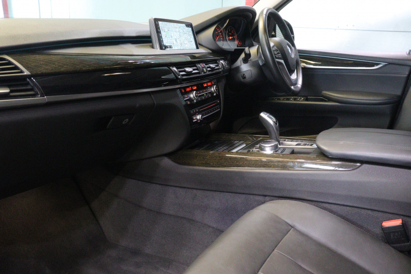 BMW X5 xDrive 35d Xﾗｲﾝ ｾﾚｸﾄPKG　ﾄﾞﾗｲﾋﾞﾝｸﾞｱｼｽﾄﾌﾟﾗｽ ACC 黒革 ﾊﾟﾉﾗﾏｻﾝﾙｰﾌ 第5世代iDriveﾅﾋﾞ 前後ｼｰﾄﾋｰﾀｰ ﾗﾝﾊﾞｰｻﾎﾟｰﾄ ｿﾌﾄｸﾛｰｽﾞﾄﾞｱ LEDﾍｯﾄﾞﾗｲﾄ ACC 360ｶﾒﾗ ｺﾝﾌｫｰﾄｱｸｾｽ Xﾗｲﾝ専用ｴｸｽﾃﾘｱ　2年保証