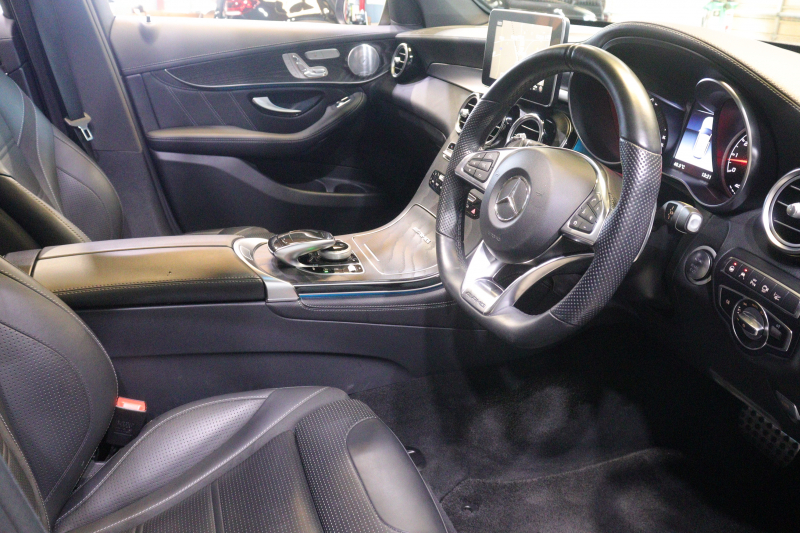 AMG GLC GLC63 4MATIC+ ﾚｻﾞｰｴｸｽｸﾙｰｼﾌﾞPKG ﾚｰﾀﾞｰSP　黒ﾅｯﾊﾟ革 ﾊﾟﾉﾗﾏｻﾝﾙｰﾌ 8.4ｲﾝﾁﾜｲﾄﾞﾅﾋﾞ ﾌﾙｾｸﾞTV Burmesterｻｳﾝﾄﾞ ﾍｯﾄﾞｱｯﾌﾟﾃﾞｨｽﾌﾟﾚｲ LEDﾍｯﾄﾞﾗｲﾄ 自動ﾘｱｹﾞｰﾄ AMGﾗｲﾄﾞｺﾝﾄﾛｰﾙｻｽ AMGｴｱﾛ&20ｲﾝﾁAW　2年保証