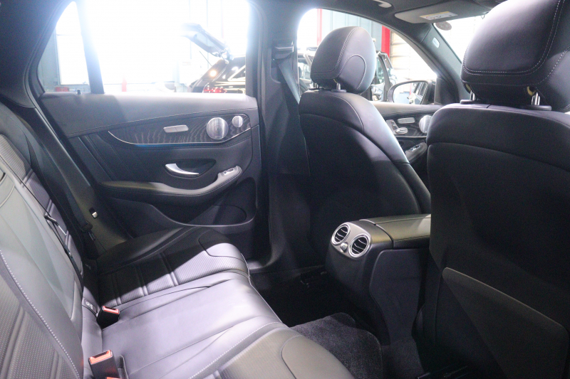 AMG GLC GLC63 4MATIC+ ﾚｻﾞｰｴｸｽｸﾙｰｼﾌﾞPKG ﾚｰﾀﾞｰSP　黒ﾅｯﾊﾟ革 ﾊﾟﾉﾗﾏｻﾝﾙｰﾌ 8.4ｲﾝﾁﾜｲﾄﾞﾅﾋﾞ ﾌﾙｾｸﾞTV Burmesterｻｳﾝﾄﾞ ﾍｯﾄﾞｱｯﾌﾟﾃﾞｨｽﾌﾟﾚｲ LEDﾍｯﾄﾞﾗｲﾄ 自動ﾘｱｹﾞｰﾄ AMGﾗｲﾄﾞｺﾝﾄﾛｰﾙｻｽ AMGｴｱﾛ&20ｲﾝﾁAW　2年保証