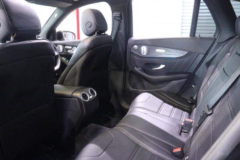 AMG GLC GLC63 4MATIC+ ﾚｻﾞｰｴｸｽｸﾙｰｼﾌﾞPKG ﾚｰﾀﾞｰSP　黒ﾅｯﾊﾟ革 ﾊﾟﾉﾗﾏｻﾝﾙｰﾌ 8.4ｲﾝﾁﾜｲﾄﾞﾅﾋﾞ ﾌﾙｾｸﾞTV Burmesterｻｳﾝﾄﾞ ﾍｯﾄﾞｱｯﾌﾟﾃﾞｨｽﾌﾟﾚｲ LEDﾍｯﾄﾞﾗｲﾄ 自動ﾘｱｹﾞｰﾄ AMGﾗｲﾄﾞｺﾝﾄﾛｰﾙｻｽ AMGｴｱﾛ&20ｲﾝﾁAW　2年保証