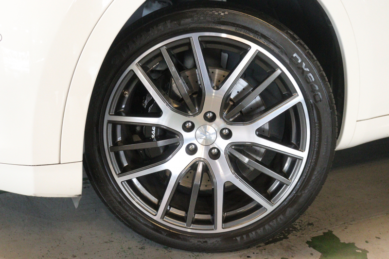 マセラティ レヴァンテ S　1ｵｰﾅｰ  ﾀﾝﾚｻﾞｰｼｰﾄ 全席ｼｰﾄﾋｰﾀｰ ﾊﾟﾉﾗﾏｻﾝﾙｰﾌ 8.4ｲﾝﾁﾅﾋﾞ Bowers&Wilkinsｻｳﾝﾄﾞ CarPlay Bluetooth ﾌﾙｾｸﾞTV ﾌﾟｯｼｭｽﾀｰﾄ ACC ﾚｰﾝｾﾝｽ 360ｶﾒﾗ ｷｾﾉﾝﾍｯﾄﾞﾗｲﾄ 自動ﾘｱｹﾞｰﾄ 21ｲﾝﾁｱﾝﾃｰｵAW 可変ﾊﾞﾙﾌﾞﾏﾌﾗｰ　2年保証