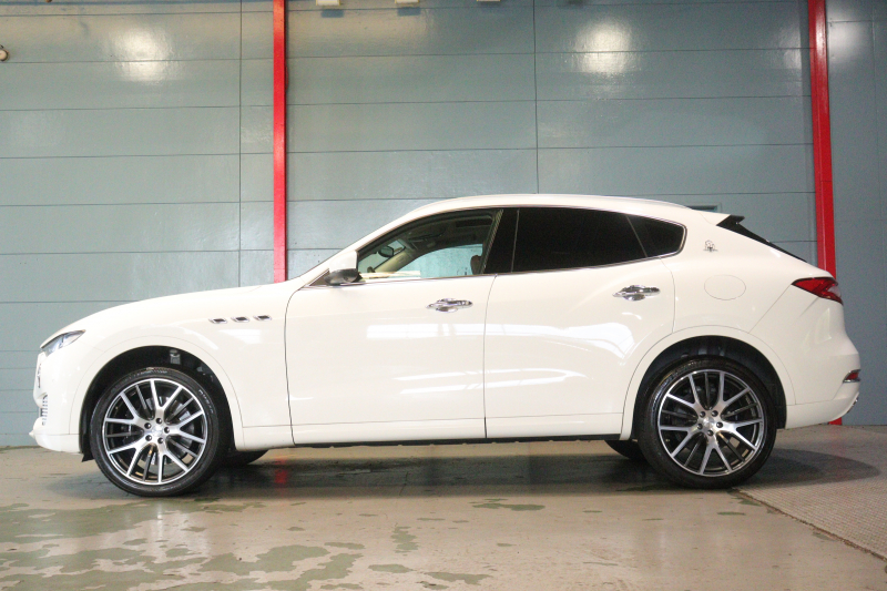 マセラティ レヴァンテ S　1ｵｰﾅｰ  ﾀﾝﾚｻﾞｰｼｰﾄ 全席ｼｰﾄﾋｰﾀｰ ﾊﾟﾉﾗﾏｻﾝﾙｰﾌ 8.4ｲﾝﾁﾅﾋﾞ Bowers&Wilkinsｻｳﾝﾄﾞ CarPlay Bluetooth ﾌﾙｾｸﾞTV ﾌﾟｯｼｭｽﾀｰﾄ ACC ﾚｰﾝｾﾝｽ 360ｶﾒﾗ ｷｾﾉﾝﾍｯﾄﾞﾗｲﾄ 自動ﾘｱｹﾞｰﾄ 21ｲﾝﾁｱﾝﾃｰｵAW 可変ﾊﾞﾙﾌﾞﾏﾌﾗｰ　2年保証