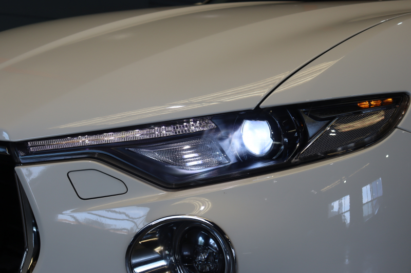 マセラティ レヴァンテ S　1ｵｰﾅｰ  ﾀﾝﾚｻﾞｰｼｰﾄ 全席ｼｰﾄﾋｰﾀｰ ﾊﾟﾉﾗﾏｻﾝﾙｰﾌ 8.4ｲﾝﾁﾅﾋﾞ Bowers&Wilkinsｻｳﾝﾄﾞ CarPlay Bluetooth ﾌﾙｾｸﾞTV ﾌﾟｯｼｭｽﾀｰﾄ ACC ﾚｰﾝｾﾝｽ 360ｶﾒﾗ ｷｾﾉﾝﾍｯﾄﾞﾗｲﾄ 自動ﾘｱｹﾞｰﾄ 21ｲﾝﾁｱﾝﾃｰｵAW 可変ﾊﾞﾙﾌﾞﾏﾌﾗｰ　2年保証