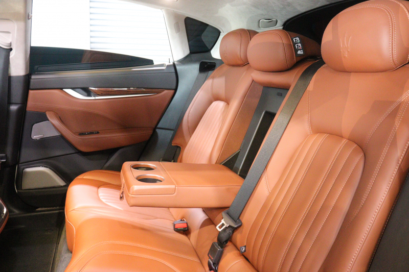 マセラティ レヴァンテ S　1ｵｰﾅｰ  ﾀﾝﾚｻﾞｰｼｰﾄ 全席ｼｰﾄﾋｰﾀｰ ﾊﾟﾉﾗﾏｻﾝﾙｰﾌ 8.4ｲﾝﾁﾅﾋﾞ Bowers&Wilkinsｻｳﾝﾄﾞ CarPlay Bluetooth ﾌﾙｾｸﾞTV ﾌﾟｯｼｭｽﾀｰﾄ ACC ﾚｰﾝｾﾝｽ 360ｶﾒﾗ ｷｾﾉﾝﾍｯﾄﾞﾗｲﾄ 自動ﾘｱｹﾞｰﾄ 21ｲﾝﾁｱﾝﾃｰｵAW 可変ﾊﾞﾙﾌﾞﾏﾌﾗｰ　2年保証