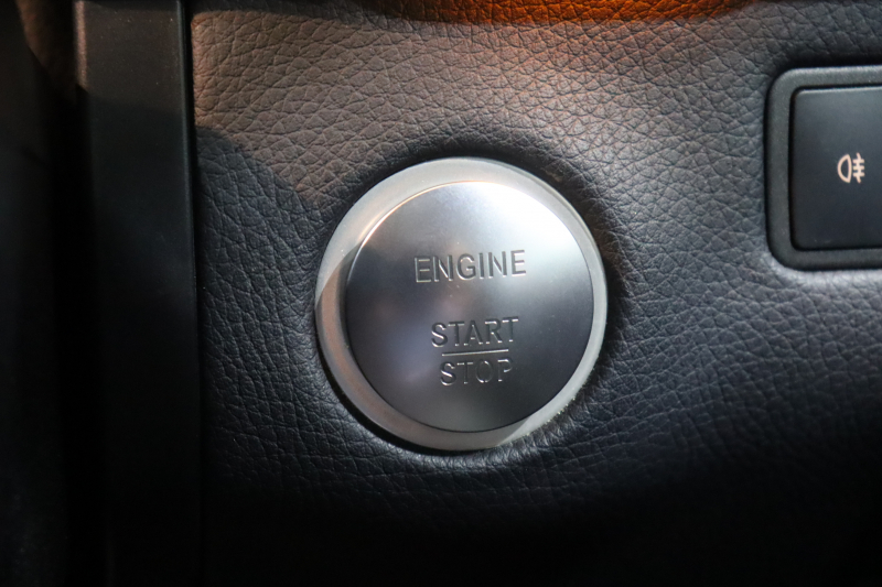 メルセデスベンツ GLE GLE350d 4MATIC ｽﾎﾟｰﾂ ﾚｰﾀﾞｰSP　黒ﾅｯﾊﾟ革 全席ｼｰﾄﾋｰﾀｰ ﾊﾟﾉﾗﾏｻﾝﾙｰﾌ 8ｲﾝﾁﾜｲﾄﾞﾅﾋﾞ ﾌﾙｾｸﾞTV harman/kardonｻｳﾝﾄﾞ CarPlay 360ｶﾒﾗ LEDﾍｯﾄﾞﾗｲﾄ 自動ﾘｱｹﾞｰﾄ AMGｴｱﾛ&20ｲﾝﾁｱﾙﾐ　2年保証