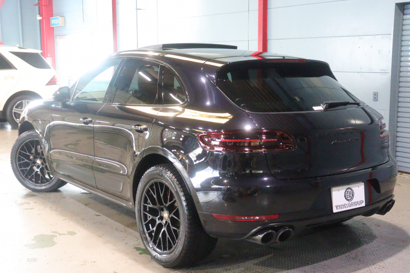 ポルシェ マカン GTS ｽﾎﾟｰﾂｸﾛﾉP GTSｲﾝﾃﾘｱP　MY18 PASM 黒本革 ﾊﾟﾉﾗﾏｻﾝﾙｰﾌ PCMﾅﾋﾞ CarPlay BOSEｻｳﾝﾄﾞ PDLS付ｷｾﾉﾝﾍｯﾄﾞﾗｲﾄ ｽﾎﾟｰﾂｴｸﾞｿﾞｰｽﾄ ｴﾝﾄﾘｰﾄﾞﾗｲﾌﾞ 20ｲﾝﾁRSｽﾊﾟｲﾀﾞｰAW　2年保証