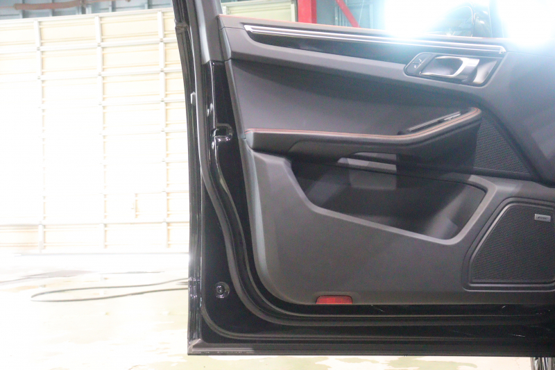 ポルシェ マカン GTS ｽﾎﾟｰﾂｸﾛﾉP GTSｲﾝﾃﾘｱP　MY18 PASM 黒本革 ﾊﾟﾉﾗﾏｻﾝﾙｰﾌ PCMﾅﾋﾞ CarPlay BOSEｻｳﾝﾄﾞ PDLS付ｷｾﾉﾝﾍｯﾄﾞﾗｲﾄ ｽﾎﾟｰﾂｴｸﾞｿﾞｰｽﾄ ｴﾝﾄﾘｰﾄﾞﾗｲﾌﾞ 20ｲﾝﾁRSｽﾊﾟｲﾀﾞｰAW　2年保証