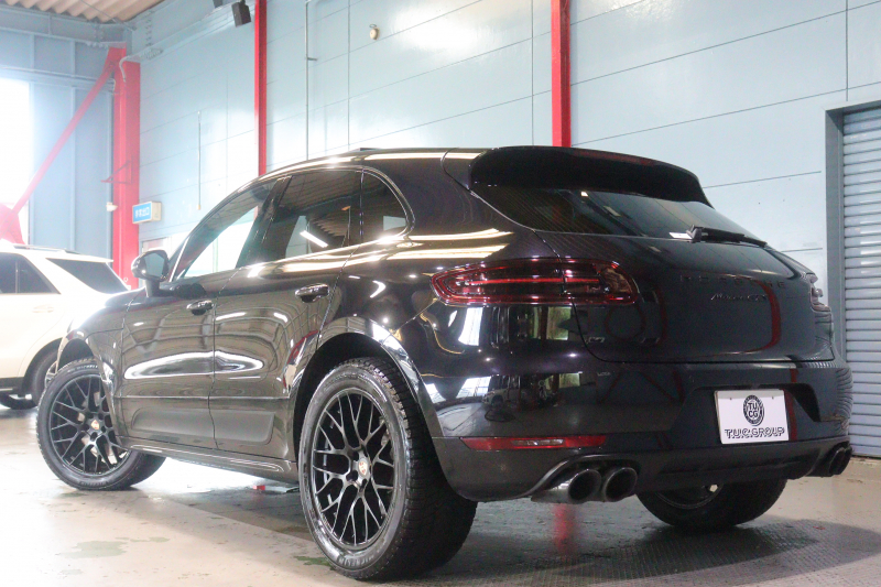 ポルシェ マカン GTS ｽﾎﾟｰﾂｸﾛﾉP GTSｲﾝﾃﾘｱP　MY18 PASM 黒本革 ﾊﾟﾉﾗﾏｻﾝﾙｰﾌ PCMﾅﾋﾞ CarPlay BOSEｻｳﾝﾄﾞ PDLS付ｷｾﾉﾝﾍｯﾄﾞﾗｲﾄ ｽﾎﾟｰﾂｴｸﾞｿﾞｰｽﾄ ｴﾝﾄﾘｰﾄﾞﾗｲﾌﾞ 20ｲﾝﾁRSｽﾊﾟｲﾀﾞｰAW　2年保証