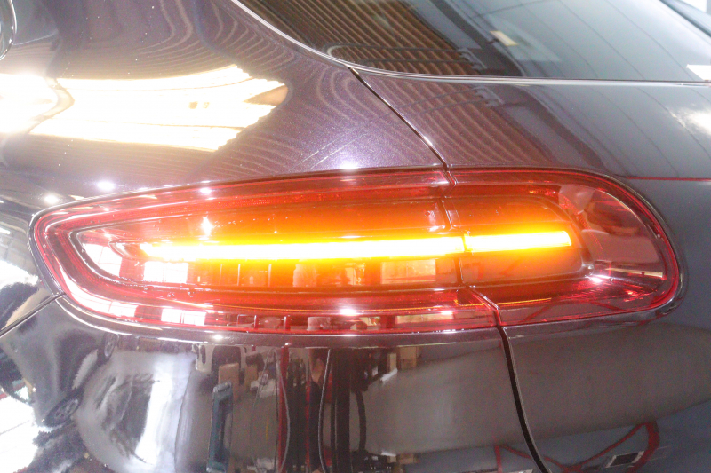 ポルシェ マカン GTS ｽﾎﾟｰﾂｸﾛﾉP GTSｲﾝﾃﾘｱP　MY18 PASM 黒本革 ﾊﾟﾉﾗﾏｻﾝﾙｰﾌ PCMﾅﾋﾞ CarPlay BOSEｻｳﾝﾄﾞ PDLS付ｷｾﾉﾝﾍｯﾄﾞﾗｲﾄ ｽﾎﾟｰﾂｴｸﾞｿﾞｰｽﾄ ｴﾝﾄﾘｰﾄﾞﾗｲﾌﾞ 20ｲﾝﾁRSｽﾊﾟｲﾀﾞｰAW　2年保証