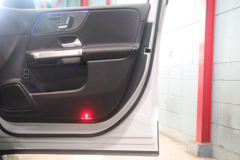 メルセデスベンツ GLB GLB250 4MATIC ｽﾎﾟｰﾂ ﾅｲﾄPKG ﾚｰﾀﾞｰSP　黒本革 10.25ｲﾝﾁﾜｲﾄﾞﾅﾋﾞ&ｺｸﾋﾟｯﾄﾃﾞｨｽﾌﾟﾚｲ 360ｶﾒﾗ ｱｸﾃｨﾌﾞｸﾙｺﾝ ﾚｰﾝｷｰﾌﾟ ﾚｰﾝﾁｪﾝｼﾞ ﾏﾙﾁﾋﾞｰﾑLED 専用ｴｱﾛ&20ｲﾝﾁｱﾙﾐ 　2年保証