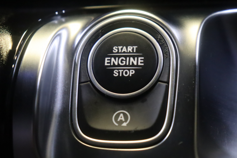 メルセデスベンツ GLB GLB250 4MATIC ｽﾎﾟｰﾂ ﾅｲﾄPKG ﾚｰﾀﾞｰSP　黒本革 10.25ｲﾝﾁﾜｲﾄﾞﾅﾋﾞ&ｺｸﾋﾟｯﾄﾃﾞｨｽﾌﾟﾚｲ 360ｶﾒﾗ ｱｸﾃｨﾌﾞｸﾙｺﾝ ﾚｰﾝｷｰﾌﾟ ﾚｰﾝﾁｪﾝｼﾞ ﾏﾙﾁﾋﾞｰﾑLED 専用ｴｱﾛ&20ｲﾝﾁｱﾙﾐ 　2年保証