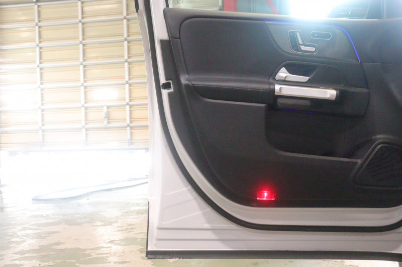 メルセデスベンツ GLB GLB250 4MATIC ｽﾎﾟｰﾂ ﾅｲﾄPKG ﾚｰﾀﾞｰSP　黒本革 10.25ｲﾝﾁﾜｲﾄﾞﾅﾋﾞ&ｺｸﾋﾟｯﾄﾃﾞｨｽﾌﾟﾚｲ 360ｶﾒﾗ ｱｸﾃｨﾌﾞｸﾙｺﾝ ﾚｰﾝｷｰﾌﾟ ﾚｰﾝﾁｪﾝｼﾞ ﾏﾙﾁﾋﾞｰﾑLED 専用ｴｱﾛ&20ｲﾝﾁｱﾙﾐ 　2年保証