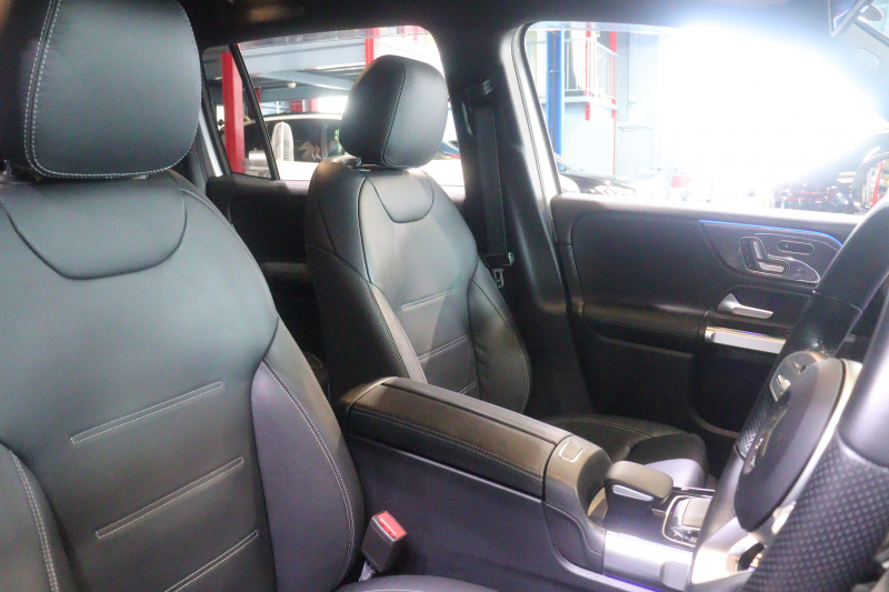 メルセデスベンツ GLB GLB250 4MATIC ｽﾎﾟｰﾂ ﾅｲﾄPKG ﾚｰﾀﾞｰSP　黒本革 10.25ｲﾝﾁﾜｲﾄﾞﾅﾋﾞ&ｺｸﾋﾟｯﾄﾃﾞｨｽﾌﾟﾚｲ 360ｶﾒﾗ ｱｸﾃｨﾌﾞｸﾙｺﾝ ﾚｰﾝｷｰﾌﾟ ﾚｰﾝﾁｪﾝｼﾞ ﾏﾙﾁﾋﾞｰﾑLED 専用ｴｱﾛ&20ｲﾝﾁｱﾙﾐ 　2年保証