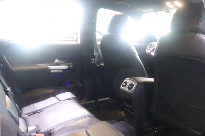 メルセデスベンツ GLB GLB250 4MATIC ｽﾎﾟｰﾂ ﾅｲﾄPKG ﾚｰﾀﾞｰSP　黒本革 10.25ｲﾝﾁﾜｲﾄﾞﾅﾋﾞ&ｺｸﾋﾟｯﾄﾃﾞｨｽﾌﾟﾚｲ 360ｶﾒﾗ ｱｸﾃｨﾌﾞｸﾙｺﾝ ﾚｰﾝｷｰﾌﾟ ﾚｰﾝﾁｪﾝｼﾞ ﾏﾙﾁﾋﾞｰﾑLED 専用ｴｱﾛ&20ｲﾝﾁｱﾙﾐ 　2年保証