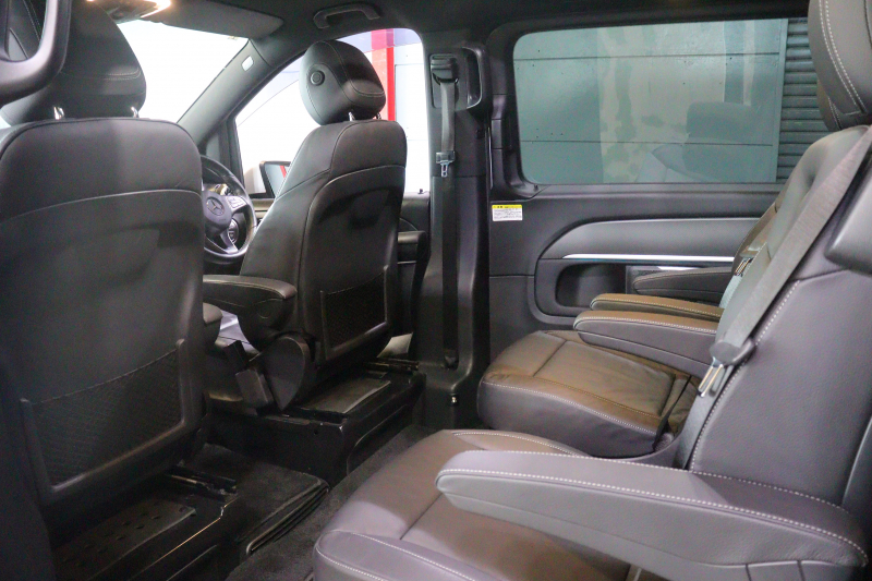 メルセデスベンツ Vクラス V220d ｱﾊﾞﾝｷﾞｬﾙﾄﾞ ﾛﾝｸﾞ AMGﾗｲﾝ ﾚｰﾀﾞｰSP　後期 黒本革 ﾊﾟﾉﾗﾏｻﾝﾙｰﾌ 10.25ｲﾝﾁﾜｲﾄﾞﾅﾋﾞ Burmesterｻｳﾝﾄﾞ 360ｶﾒﾗ ｱｸﾃｨﾌﾞｸﾙｺﾝ ﾚｰﾝｷｰﾌﾟ ｼｰﾄﾋｰﾀｰ AMGｴｱﾛ&19ｲﾝﾁｱﾙﾐﾎｲｰﾙ　2年保証