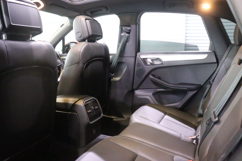 ポルシェ マカン S ｽﾎﾟｰﾂｸﾛﾉPKG　後期 PASM ｴﾝﾄﾘｰﾄﾞﾗｲﾌﾞ 黒本革ｼｰﾄ ﾊﾟﾉﾗﾏｻﾝﾙｰﾌ MC後PCMﾅﾋﾞ CarPlay ｱｸﾃｨﾌﾞｸﾙｺﾝ ﾚｰﾝﾁｪﾝｼﾞ LEDﾍｯﾄﾞﾗｲﾄ 360ｶﾒﾗ ﾌﾙｾｸﾞTV 21ｲﾝﾁｽﾎﾟｰﾂｸﾗｼｯｸﾎｲｰﾙ ｽﾎﾟｰﾂﾃｰﾙﾊﾟｲﾌﾟ　2年保証