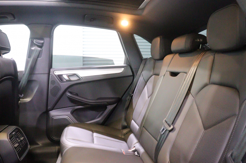 ポルシェ マカン S ｽﾎﾟｰﾂｸﾛﾉPKG　後期 PASM ｴﾝﾄﾘｰﾄﾞﾗｲﾌﾞ 黒本革ｼｰﾄ ﾊﾟﾉﾗﾏｻﾝﾙｰﾌ MC後PCMﾅﾋﾞ CarPlay ｱｸﾃｨﾌﾞｸﾙｺﾝ ﾚｰﾝﾁｪﾝｼﾞ LEDﾍｯﾄﾞﾗｲﾄ 360ｶﾒﾗ ﾌﾙｾｸﾞTV 21ｲﾝﾁｽﾎﾟｰﾂｸﾗｼｯｸﾎｲｰﾙ ｽﾎﾟｰﾂﾃｰﾙﾊﾟｲﾌﾟ　2年保証