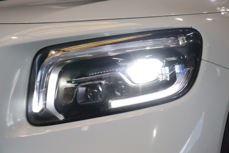 メルセデスベンツ GLB GLB200d AMGﾚｻﾞｰｴｸｽｸﾙｰｼﾌﾞ&ｱﾄﾞﾊﾞﾝｽﾄﾞP ﾚｰﾀﾞｰSP　本革(灰/黒) ﾊﾟﾉﾗﾏｻﾝﾙｰﾌ 10.25ｲﾝﾁﾜｲﾄﾞﾅﾋﾞ&ｺｸﾋﾟｯﾄﾃﾞｨｽﾌﾟﾚｲ ｱﾄﾞﾊﾞﾝｽﾄﾞｻｳﾝﾄﾞ ﾏﾙﾁﾋﾞｰﾑLED 360ｶﾒﾗ ﾏﾙﾁｶﾗｰｱﾝﾋﾞｴﾝﾄﾗｲﾄ(64色) AMGｴｱﾛ&19ｲﾝﾁAW　2年保証