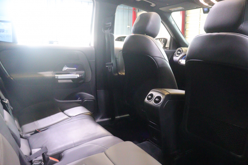 メルセデスベンツ GLB GLB200d AMGﾚｻﾞｰｴｸｽｸﾙｰｼﾌﾞ&ｱﾄﾞﾊﾞﾝｽﾄﾞP ﾚｰﾀﾞｰSP　本革(灰/黒) ﾊﾟﾉﾗﾏｻﾝﾙｰﾌ 10.25ｲﾝﾁﾜｲﾄﾞﾅﾋﾞ&ｺｸﾋﾟｯﾄﾃﾞｨｽﾌﾟﾚｲ ｱﾄﾞﾊﾞﾝｽﾄﾞｻｳﾝﾄﾞ ﾏﾙﾁﾋﾞｰﾑLED 360ｶﾒﾗ ﾏﾙﾁｶﾗｰｱﾝﾋﾞｴﾝﾄﾗｲﾄ(64色) AMGｴｱﾛ&19ｲﾝﾁAW　2年保証