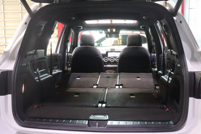 メルセデスベンツ GLB GLB200d AMGﾚｻﾞｰｴｸｽｸﾙｰｼﾌﾞ&ｱﾄﾞﾊﾞﾝｽﾄﾞP ﾚｰﾀﾞｰSP　本革(灰/黒) ﾊﾟﾉﾗﾏｻﾝﾙｰﾌ 10.25ｲﾝﾁﾜｲﾄﾞﾅﾋﾞ&ｺｸﾋﾟｯﾄﾃﾞｨｽﾌﾟﾚｲ ｱﾄﾞﾊﾞﾝｽﾄﾞｻｳﾝﾄﾞ ﾏﾙﾁﾋﾞｰﾑLED 360ｶﾒﾗ ﾏﾙﾁｶﾗｰｱﾝﾋﾞｴﾝﾄﾗｲﾄ(64色) AMGｴｱﾛ&19ｲﾝﾁAW　2年保証