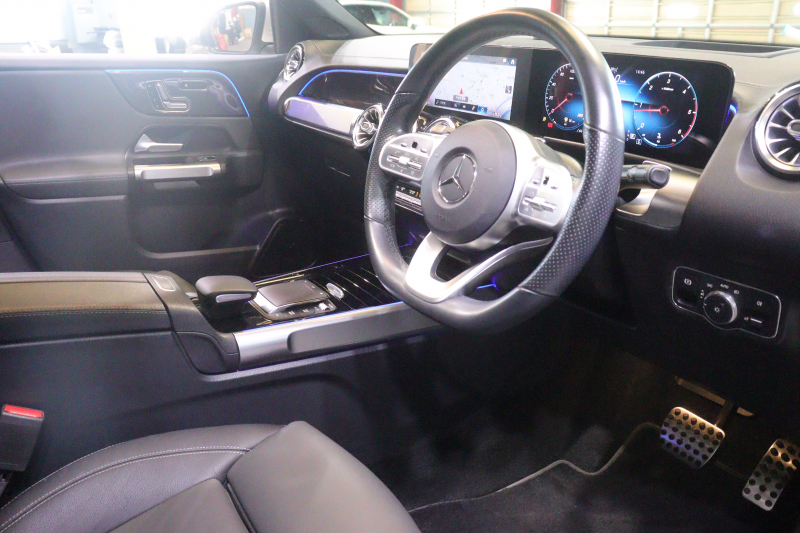 メルセデスベンツ GLB GLB200d AMGﾚｻﾞｰｴｸｽｸﾙｰｼﾌﾞ&ｱﾄﾞﾊﾞﾝｽﾄﾞP ﾚｰﾀﾞｰSP　本革(灰/黒) ﾊﾟﾉﾗﾏｻﾝﾙｰﾌ 10.25ｲﾝﾁﾜｲﾄﾞﾅﾋﾞ&ｺｸﾋﾟｯﾄﾃﾞｨｽﾌﾟﾚｲ ｱﾄﾞﾊﾞﾝｽﾄﾞｻｳﾝﾄﾞ ﾏﾙﾁﾋﾞｰﾑLED 360ｶﾒﾗ ﾏﾙﾁｶﾗｰｱﾝﾋﾞｴﾝﾄﾗｲﾄ(64色) AMGｴｱﾛ&19ｲﾝﾁAW　2年保証