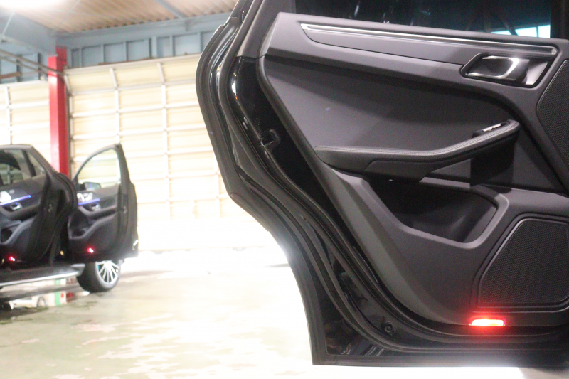 ポルシェ マカン ｽﾎﾟｰﾂｸﾛﾉP　PASM ｱﾙｶﾝﾀｰﾗｺﾝﾋﾞｼｰﾄ(ﾌﾞﾗｯｸ) 8way電動ｼｰﾄ ｼｰﾄﾋｰﾀｰ PCMﾅﾋﾞ CarPlay ﾚｰﾝﾃﾞｨﾊﾟｰﾁｬｳｫｰﾆﾝｸﾞ ｷｾﾉﾝﾗｲﾄ ﾊﾞｯｸ&ｻｲﾄﾞｶﾒﾗ SPORT+ﾓｰﾄﾞ 19ｲﾝﾁﾏｶﾝﾀｰﾎﾞｱﾙﾐﾎｲｰﾙ　2年保証