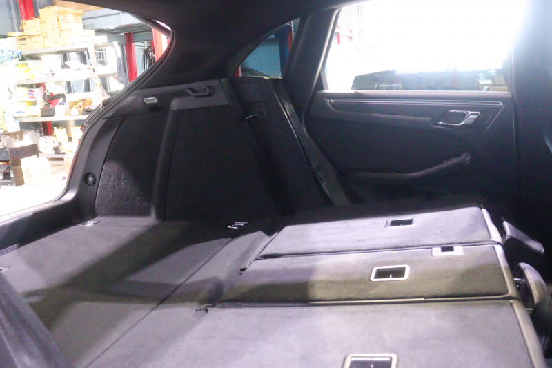 ポルシェ マカン ｽﾎﾟｰﾂｸﾛﾉP　PASM ｱﾙｶﾝﾀｰﾗｺﾝﾋﾞｼｰﾄ(ﾌﾞﾗｯｸ) 8way電動ｼｰﾄ ｼｰﾄﾋｰﾀｰ PCMﾅﾋﾞ CarPlay ﾚｰﾝﾃﾞｨﾊﾟｰﾁｬｳｫｰﾆﾝｸﾞ ｷｾﾉﾝﾗｲﾄ ﾊﾞｯｸ&ｻｲﾄﾞｶﾒﾗ SPORT+ﾓｰﾄﾞ 19ｲﾝﾁﾏｶﾝﾀｰﾎﾞｱﾙﾐﾎｲｰﾙ　2年保証