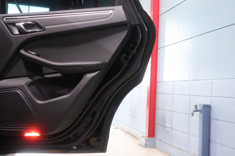 ポルシェ マカン ｽﾎﾟｰﾂｸﾛﾉP　PASM ｱﾙｶﾝﾀｰﾗｺﾝﾋﾞｼｰﾄ(ﾌﾞﾗｯｸ) 8way電動ｼｰﾄ ｼｰﾄﾋｰﾀｰ PCMﾅﾋﾞ CarPlay ﾚｰﾝﾃﾞｨﾊﾟｰﾁｬｳｫｰﾆﾝｸﾞ ｷｾﾉﾝﾗｲﾄ ﾊﾞｯｸ&ｻｲﾄﾞｶﾒﾗ SPORT+ﾓｰﾄﾞ 19ｲﾝﾁﾏｶﾝﾀｰﾎﾞｱﾙﾐﾎｲｰﾙ　2年保証