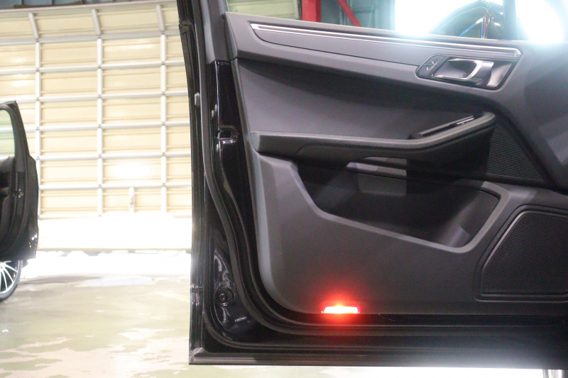 ポルシェ マカン ｽﾎﾟｰﾂｸﾛﾉP　PASM ｱﾙｶﾝﾀｰﾗｺﾝﾋﾞｼｰﾄ(ﾌﾞﾗｯｸ) 8way電動ｼｰﾄ ｼｰﾄﾋｰﾀｰ PCMﾅﾋﾞ CarPlay ﾚｰﾝﾃﾞｨﾊﾟｰﾁｬｳｫｰﾆﾝｸﾞ ｷｾﾉﾝﾗｲﾄ ﾊﾞｯｸ&ｻｲﾄﾞｶﾒﾗ SPORT+ﾓｰﾄﾞ 19ｲﾝﾁﾏｶﾝﾀｰﾎﾞｱﾙﾐﾎｲｰﾙ　2年保証