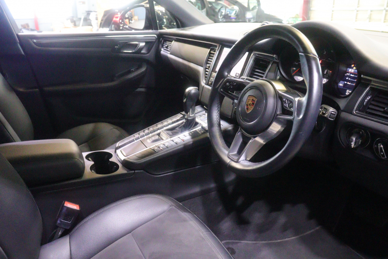 ポルシェ マカン ｽﾎﾟｰﾂｸﾛﾉP　PASM ｱﾙｶﾝﾀｰﾗｺﾝﾋﾞｼｰﾄ(ﾌﾞﾗｯｸ) 8way電動ｼｰﾄ ｼｰﾄﾋｰﾀｰ PCMﾅﾋﾞ CarPlay ﾚｰﾝﾃﾞｨﾊﾟｰﾁｬｳｫｰﾆﾝｸﾞ ｷｾﾉﾝﾗｲﾄ ﾊﾞｯｸ&ｻｲﾄﾞｶﾒﾗ SPORT+ﾓｰﾄﾞ 19ｲﾝﾁﾏｶﾝﾀｰﾎﾞｱﾙﾐﾎｲｰﾙ　2年保証