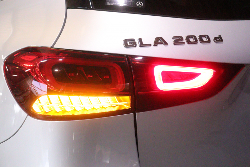 メルセデスベンツ GLA GLA200d 4MATIC AMGﾗｲﾝ AMGﾚｻﾞｰｴｸｽｸﾙｰｼﾌﾞ&ｱﾄﾞﾊﾞﾝｽﾄﾞ&ﾅﾋﾞｹﾞｰｼｮﾝPKG ﾚｰﾀﾞｰSP　黒/赤本革 ﾊﾟﾉﾗﾏｻﾝﾙｰﾌ 10.25ｲﾝﾁﾜｲﾄﾞﾅﾋﾞ ﾌﾙｾｸﾞTV ACC ｱﾄﾞﾊﾞﾝｽﾄﾞｻｳﾝﾄﾞ ｷｰﾚｽｺﾞｰ 360ｶﾒﾗ ﾏﾙﾁﾋﾞｰﾑLED AMGｴｱﾛ&19AW　2年保証