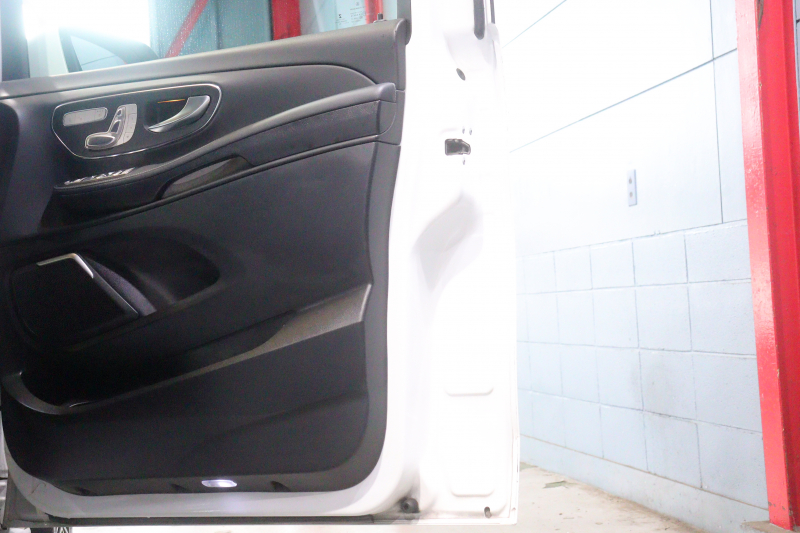 メルセデスベンツ Vクラス V220d ｱﾊﾞﾝｷﾞｬﾙﾄﾞ ﾛﾝｸﾞ AMGﾗｲﾝ ｴｸｽｸﾙｰｼﾌﾞｼｰﾄP ﾚｰﾀﾞｰSP　1ｵｰﾅｰ 後期 黒本革 2列目ｴｸｽｸﾙｰｼﾌﾞｼｰﾄ ｼｰﾄﾋｰﾀｰ ﾍﾞﾝﾁﾚｰﾀｰ ﾘﾗｸｾﾞｰｼｮﾝ ﾊﾟﾉﾗﾏｻﾝﾙｰﾌ 10.25ｲﾝﾁﾜｲﾄﾞﾅﾋﾞ Burmester 360ｶﾒﾗ AMGｴｱﾛ&19ｲﾝﾁAW 9速AT　2年保証