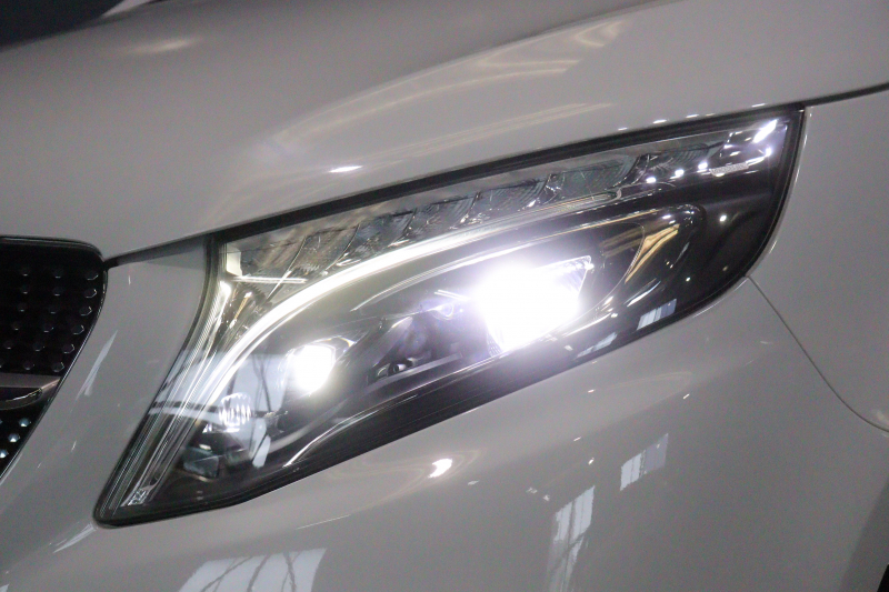 メルセデスベンツ Vクラス V220d ｱﾊﾞﾝｷﾞｬﾙﾄﾞ ﾛﾝｸﾞ AMGﾗｲﾝ ｴｸｽｸﾙｰｼﾌﾞｼｰﾄP ﾚｰﾀﾞｰSP　1ｵｰﾅｰ 後期 黒本革 2列目ｴｸｽｸﾙｰｼﾌﾞｼｰﾄ ｼｰﾄﾋｰﾀｰ ﾍﾞﾝﾁﾚｰﾀｰ ﾘﾗｸｾﾞｰｼｮﾝ ﾊﾟﾉﾗﾏｻﾝﾙｰﾌ 10.25ｲﾝﾁﾜｲﾄﾞﾅﾋﾞ Burmester 360ｶﾒﾗ AMGｴｱﾛ&19ｲﾝﾁAW 9速AT　2年保証