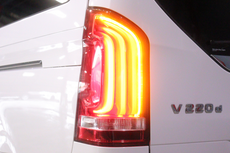 メルセデスベンツ Vクラス V220d ｱﾊﾞﾝｷﾞｬﾙﾄﾞ ﾛﾝｸﾞ AMGﾗｲﾝ ｴｸｽｸﾙｰｼﾌﾞｼｰﾄP ﾚｰﾀﾞｰSP　1ｵｰﾅｰ 後期 黒本革 2列目ｴｸｽｸﾙｰｼﾌﾞｼｰﾄ ｼｰﾄﾋｰﾀｰ ﾍﾞﾝﾁﾚｰﾀｰ ﾘﾗｸｾﾞｰｼｮﾝ ﾊﾟﾉﾗﾏｻﾝﾙｰﾌ 10.25ｲﾝﾁﾜｲﾄﾞﾅﾋﾞ Burmester 360ｶﾒﾗ AMGｴｱﾛ&19ｲﾝﾁAW 9速AT　2年保証