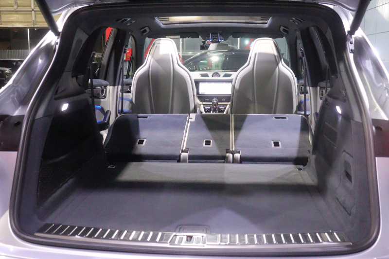 ポルシェ カイエン ｽﾎﾟｰﾂｸﾛﾉP　ﾂｰﾄﾝﾚｻﾞｰ(ｸﾞﾗﾌｧｲﾄﾌﾞﾙｰ/ｸﾚﾖﾝ) 18way電動ｼｰﾄ ﾊﾟﾉﾗﾏｻﾝﾙｰﾌ PCMﾅﾋﾞ CarPlay BOSEｻｳﾝﾄﾞ ｿﾌﾄｸﾛｰｽﾞﾄﾞｱ PDLS付きLED ACC ﾚｰﾝﾁｪﾝｼﾞ ｽﾃｱﾘﾝｸﾞﾋｰﾀｰ ｱﾝﾋﾞｴﾝﾄﾗｲﾄ 21ｲﾝﾁｶｲｴﾝｴｸｽｸﾙｰｼﾌﾞｱﾙﾐ　2年保証