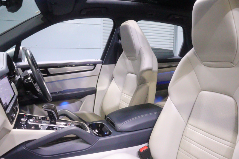 ポルシェ カイエン ｽﾎﾟｰﾂｸﾛﾉP　ﾂｰﾄﾝﾚｻﾞｰ(ｸﾞﾗﾌｧｲﾄﾌﾞﾙｰ/ｸﾚﾖﾝ) 18way電動ｼｰﾄ ﾊﾟﾉﾗﾏｻﾝﾙｰﾌ PCMﾅﾋﾞ CarPlay BOSEｻｳﾝﾄﾞ ｿﾌﾄｸﾛｰｽﾞﾄﾞｱ PDLS付きLED ACC ﾚｰﾝﾁｪﾝｼﾞ ｽﾃｱﾘﾝｸﾞﾋｰﾀｰ ｱﾝﾋﾞｴﾝﾄﾗｲﾄ 21ｲﾝﾁｶｲｴﾝｴｸｽｸﾙｰｼﾌﾞｱﾙﾐ　2年保証