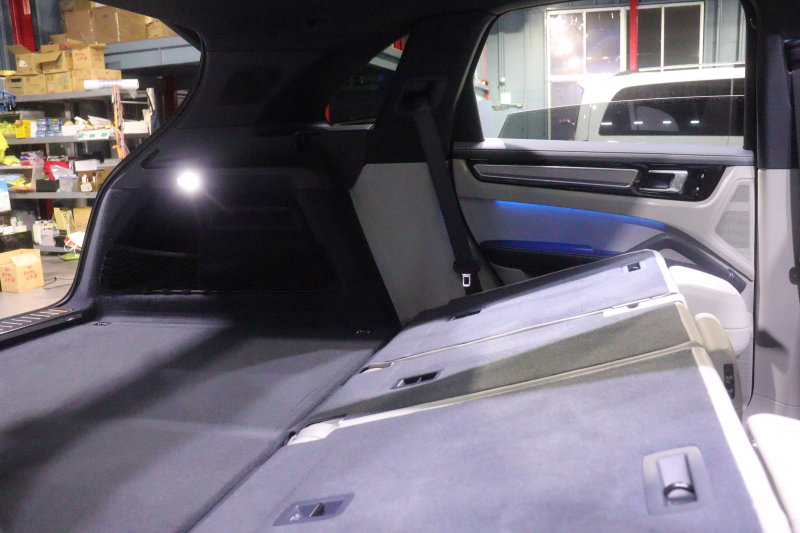 ポルシェ カイエン ｽﾎﾟｰﾂｸﾛﾉP　ﾂｰﾄﾝﾚｻﾞｰ(ｸﾞﾗﾌｧｲﾄﾌﾞﾙｰ/ｸﾚﾖﾝ) 18way電動ｼｰﾄ ﾊﾟﾉﾗﾏｻﾝﾙｰﾌ PCMﾅﾋﾞ CarPlay BOSEｻｳﾝﾄﾞ ｿﾌﾄｸﾛｰｽﾞﾄﾞｱ PDLS付きLED ACC ﾚｰﾝﾁｪﾝｼﾞ ｽﾃｱﾘﾝｸﾞﾋｰﾀｰ ｱﾝﾋﾞｴﾝﾄﾗｲﾄ 21ｲﾝﾁｶｲｴﾝｴｸｽｸﾙｰｼﾌﾞｱﾙﾐ　2年保証