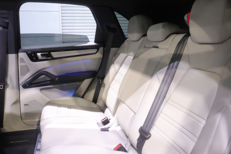 ポルシェ カイエン ｽﾎﾟｰﾂｸﾛﾉP　ﾂｰﾄﾝﾚｻﾞｰ(ｸﾞﾗﾌｧｲﾄﾌﾞﾙｰ/ｸﾚﾖﾝ) 18way電動ｼｰﾄ ﾊﾟﾉﾗﾏｻﾝﾙｰﾌ PCMﾅﾋﾞ CarPlay BOSEｻｳﾝﾄﾞ ｿﾌﾄｸﾛｰｽﾞﾄﾞｱ PDLS付きLED ACC ﾚｰﾝﾁｪﾝｼﾞ ｽﾃｱﾘﾝｸﾞﾋｰﾀｰ ｱﾝﾋﾞｴﾝﾄﾗｲﾄ 21ｲﾝﾁｶｲｴﾝｴｸｽｸﾙｰｼﾌﾞｱﾙﾐ　2年保証