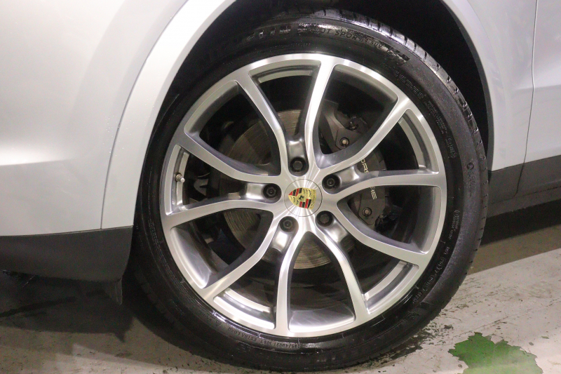 ポルシェ カイエン ｽﾎﾟｰﾂｸﾛﾉP　ﾂｰﾄﾝﾚｻﾞｰ(ｸﾞﾗﾌｧｲﾄﾌﾞﾙｰ/ｸﾚﾖﾝ) 18way電動ｼｰﾄ ﾊﾟﾉﾗﾏｻﾝﾙｰﾌ PCMﾅﾋﾞ CarPlay BOSEｻｳﾝﾄﾞ ｿﾌﾄｸﾛｰｽﾞﾄﾞｱ PDLS付きLED ACC ﾚｰﾝﾁｪﾝｼﾞ ｽﾃｱﾘﾝｸﾞﾋｰﾀｰ ｱﾝﾋﾞｴﾝﾄﾗｲﾄ 21ｲﾝﾁｶｲｴﾝｴｸｽｸﾙｰｼﾌﾞｱﾙﾐ　2年保証