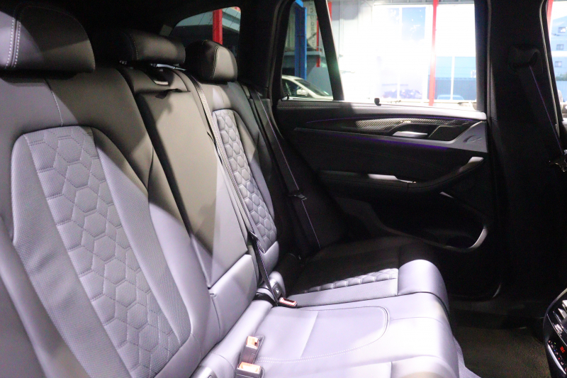 BMW X3 M ｺﾝﾍﾟﾃｨｼｮﾝ　ﾄﾞﾗｲﾋﾞﾝｸﾞｱｼｽﾄﾌﾟﾗｽ ACC Mｽﾎﾟｰﾂｼｰﾄ(ｴｸｽﾃﾝﾄﾞﾚｻﾞｰﾒﾘﾉ/ｱﾙｶﾝﾀﾗｺﾝﾋﾞ) 第6世代iDriveﾅﾋﾞ harman/kardonｻｳﾝﾄﾞ ﾍｯﾄﾞｱｯﾌﾟD ｱﾀﾞﾌﾟﾃｨﾌﾞLED Mｽﾎﾟｰﾂｴｷｿﾞｰｽﾄ 専用ｴｸｽﾃﾘｱ 21ｲﾝﾁAW 　2年保証