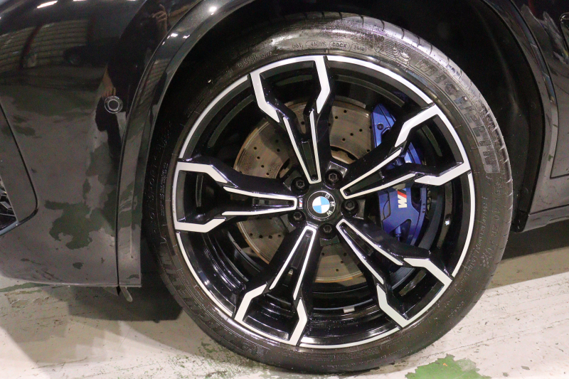 BMW X3 M ｺﾝﾍﾟﾃｨｼｮﾝ　ﾄﾞﾗｲﾋﾞﾝｸﾞｱｼｽﾄﾌﾟﾗｽ ACC Mｽﾎﾟｰﾂｼｰﾄ(ｴｸｽﾃﾝﾄﾞﾚｻﾞｰﾒﾘﾉ/ｱﾙｶﾝﾀﾗｺﾝﾋﾞ) 第6世代iDriveﾅﾋﾞ harman/kardonｻｳﾝﾄﾞ ﾍｯﾄﾞｱｯﾌﾟD ｱﾀﾞﾌﾟﾃｨﾌﾞLED Mｽﾎﾟｰﾂｴｷｿﾞｰｽﾄ 専用ｴｸｽﾃﾘｱ 21ｲﾝﾁAW 　2年保証